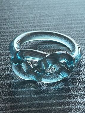 Blue Acrylic Knot Ring Size 7 Chunky Statement Lucite Style Transparent